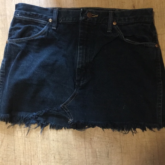 Black denim skirt - Picture 1 of 2